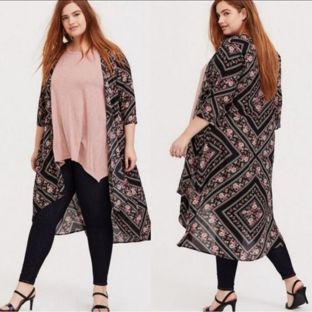 TORRID Georgette Black Floral Kimono Size 00/0